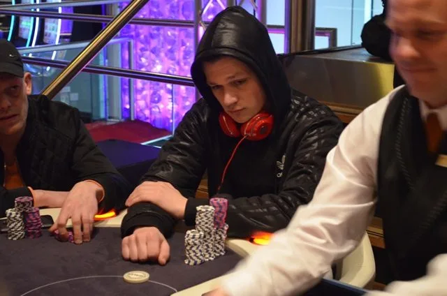 Ivan Sakharov | 2016/01 - Utrecht Poker Series - €700 NLHE Main Event - 